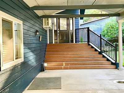 5th image of 3204 Point White Dr NE