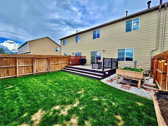 4th image of 977 N River Rock Dr