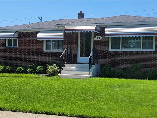 39 Angela Ln, Cheektowaga, NY 14225