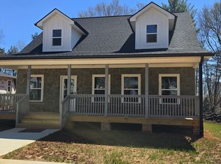 5058 Shattalon Dr, Winston Salem, NC 27106