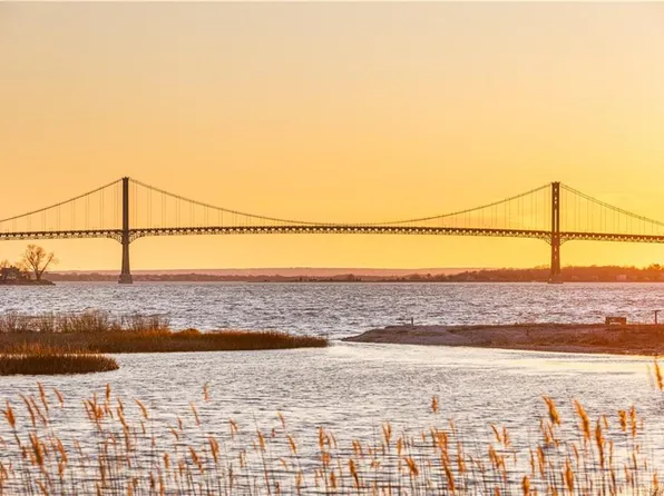 310 Common Fence Blvd, Portsmouth, RI 02871