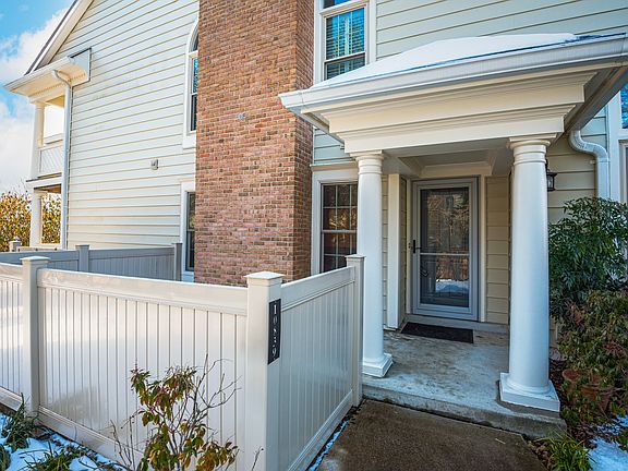 4th image of 10839 Luxberry Dr #25