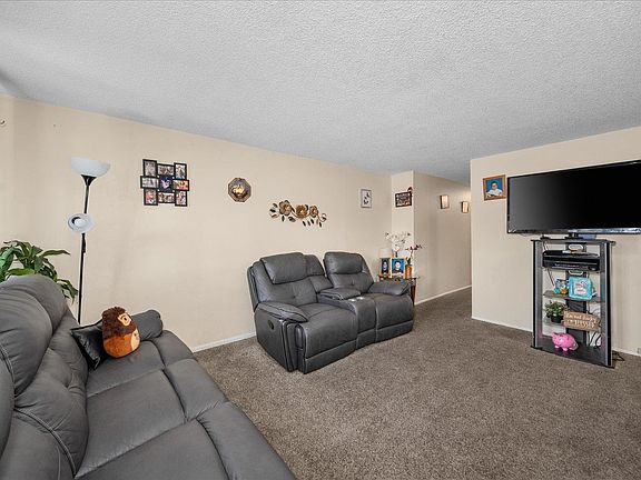 4th image of 104 W Cora Ave #102