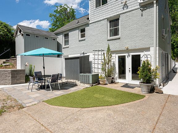 4th image of 3103 Ironwood Dr