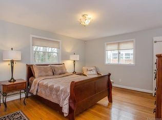 55 Tumblebrook Ln, West Hartford, CT 06117 | Zillow