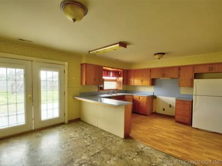615 N Prairie Ave — Photo 14