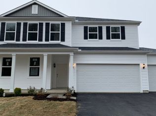 1185 Lake Forest Dr, Hebron, OH 43025