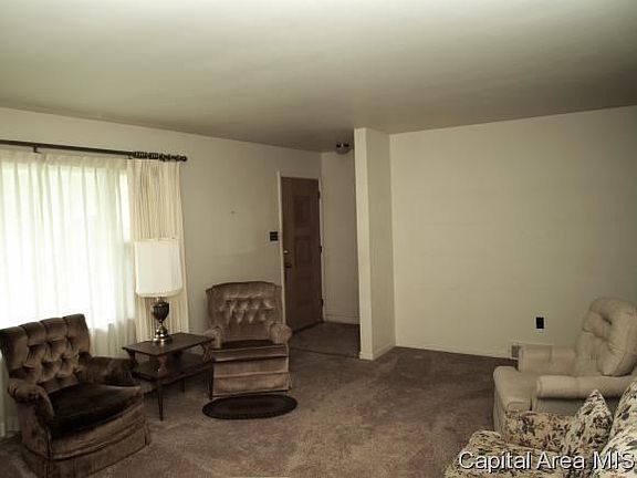 4th image of 1968 Robertson Ave