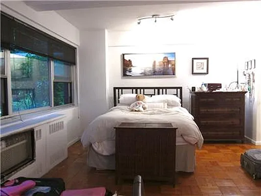 Rented by Adina Realty | media 15