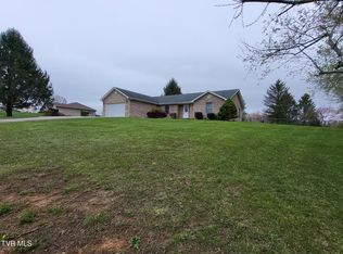843 Sugar Hollow Dr, Bristol, TN 37620
