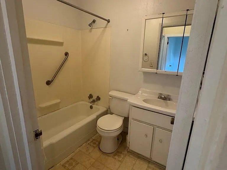 506 Bradwell St — Photo 10