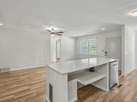 4th image of 11035 Schrenk Ct