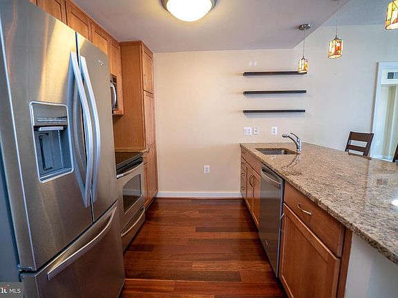 5th image of 888 N Quincy St Unit 1209