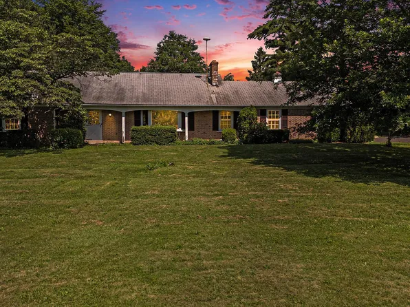 2218 Upper Stump Rd, Perkasie, PA 18944
