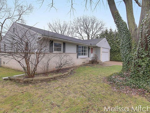 2nd image of 2247 Brighton Dr SE