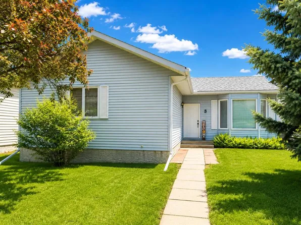 8 S Harolds Holw, Whitecourt, AB T7S 1C3