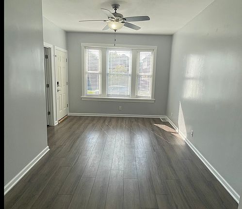 5th image of 4711 N Kenton Ave Unit 1