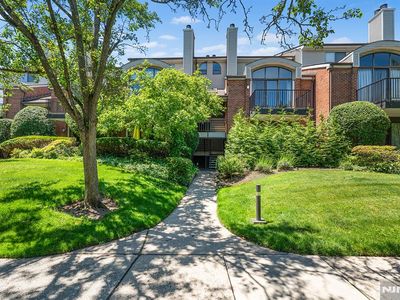 8 Wadsworth Court, Teaneck, NJ, 07666