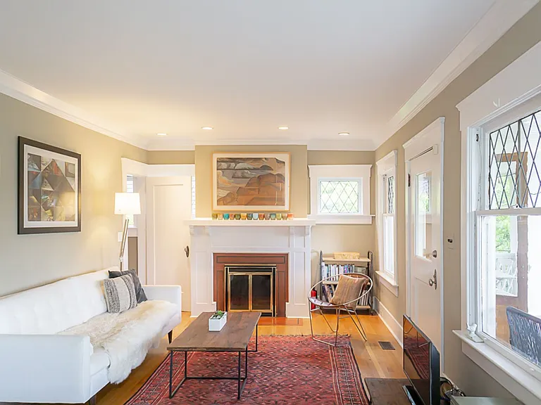 1557 Madrona Dr — Photo 2