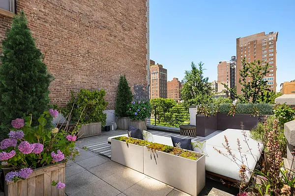 Rented by Compass | media 51