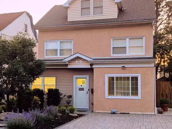50 Wentworth Ln, Bryn Mawr, PA 19010
