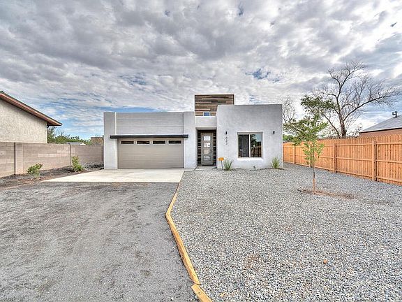 2nd image of 627 Los Arboles Ave NW