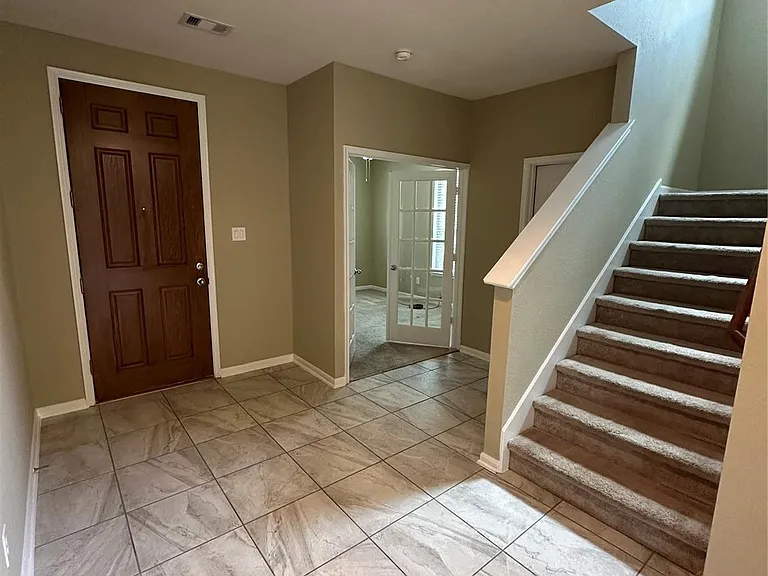 2606 Riverhollow Ln — Photo 2