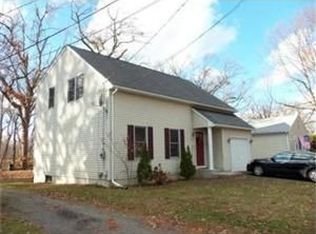 104 Eddywood St, Springfield, MA 01118