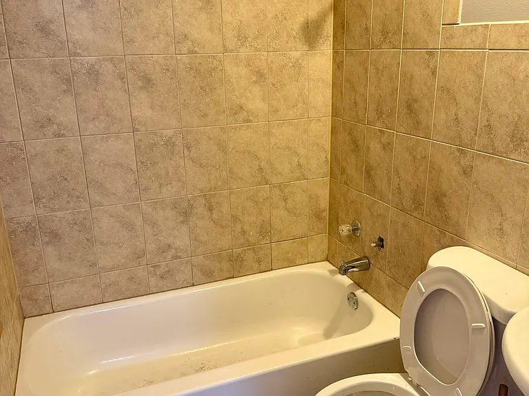 16302 Plymouth Dr — Photo 9