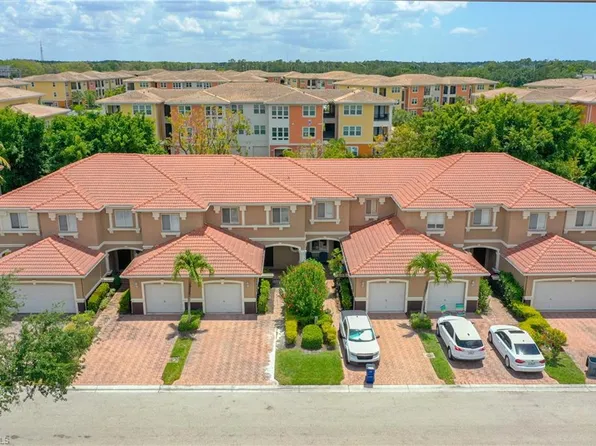 9555 Roundstone CIR, FORT MYERS, FL 33967