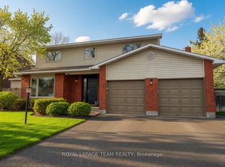 28 Holitman Dr, Ottawa, ON K2J2A9
