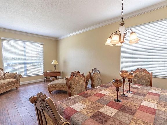 5th image of 470 Rob Roy Dr