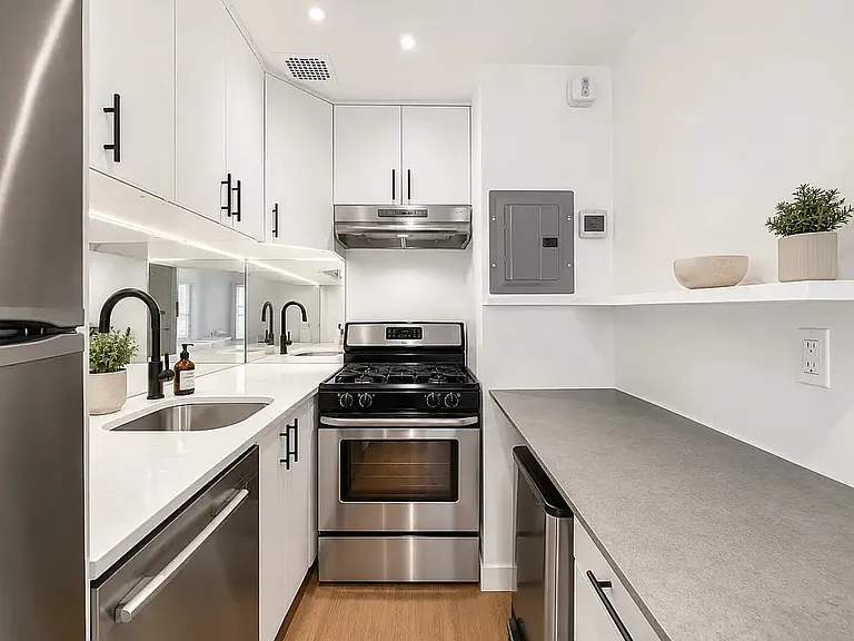 680 Broadway #2C — Photo 4