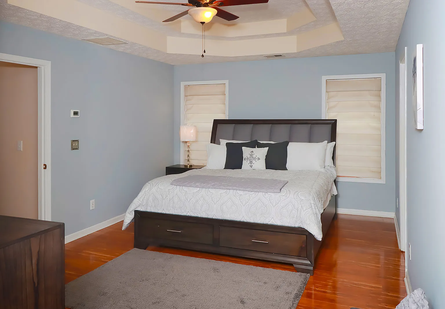 4 bed, 2.5 bath, 2946 sqft, $7,000 — Photo 2