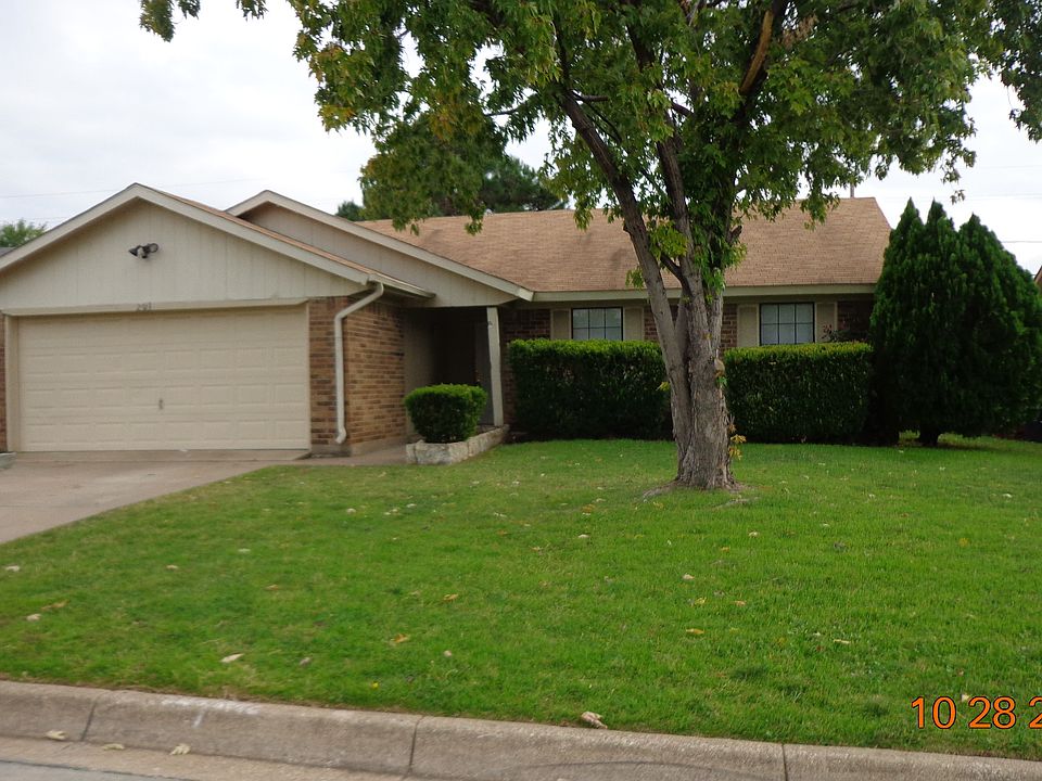 1st image of 2913 Amber Dr S