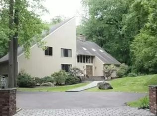 106 Gun Club Rd, Stamford, CT 06903