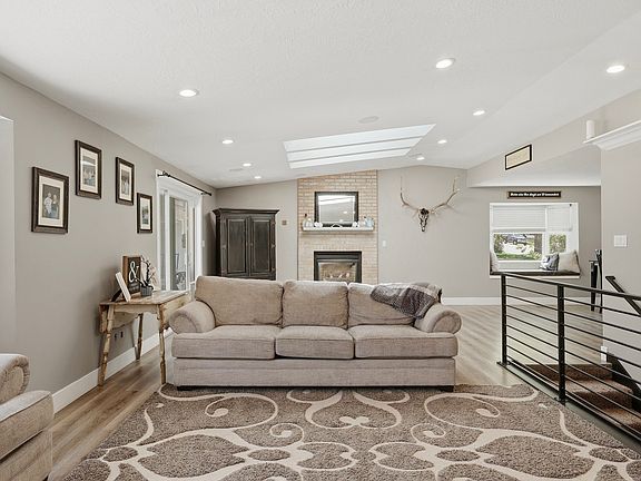 3rd image of 114 N Clark Ln