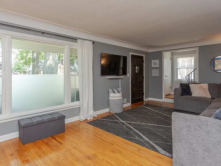 4243 Beverly Dr — Photo 12