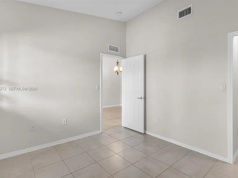 1241 SE 29th St #202-27 — Photo 16