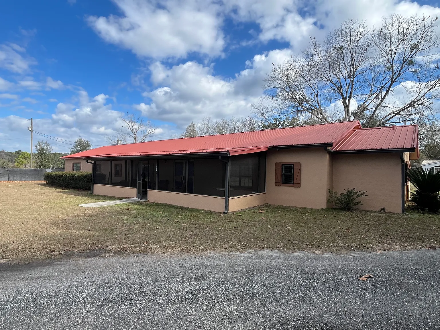 6 bed, 2952 sqft, $2,495 — Photo 2