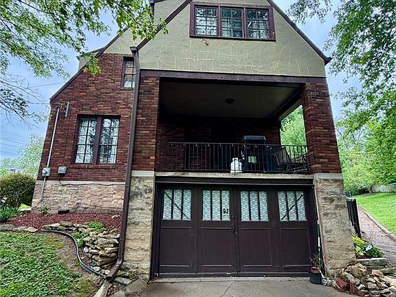 2nd image of 110 Shepherd Pl