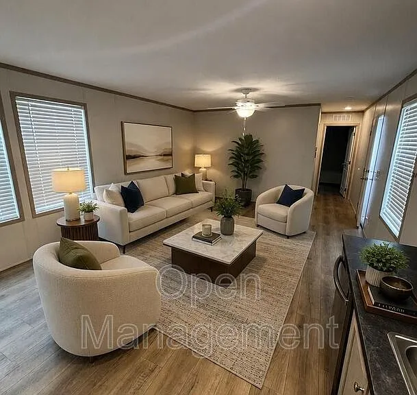 328 Kevin Dr — Photo 3