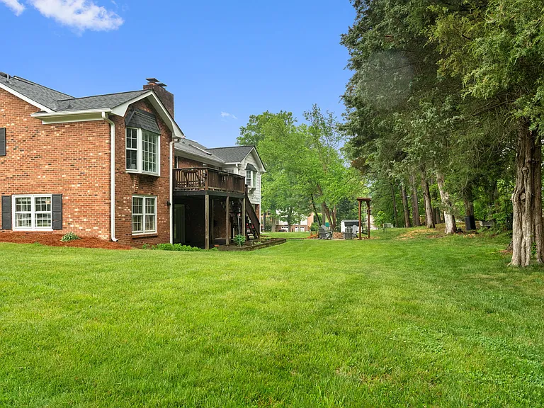 Huntington Woods Dr — Photo 34