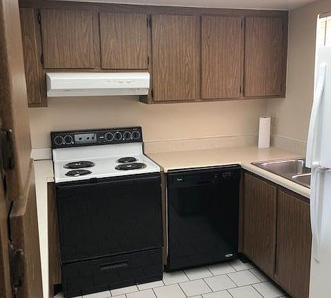 4th image of 2997 Lakeside Cir Unit 29
