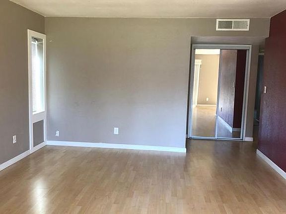 4th image of 307 Tradewinds Dr APT 1