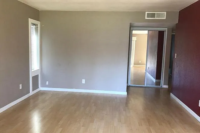 307 Tradewinds Dr #1 — Photo 3