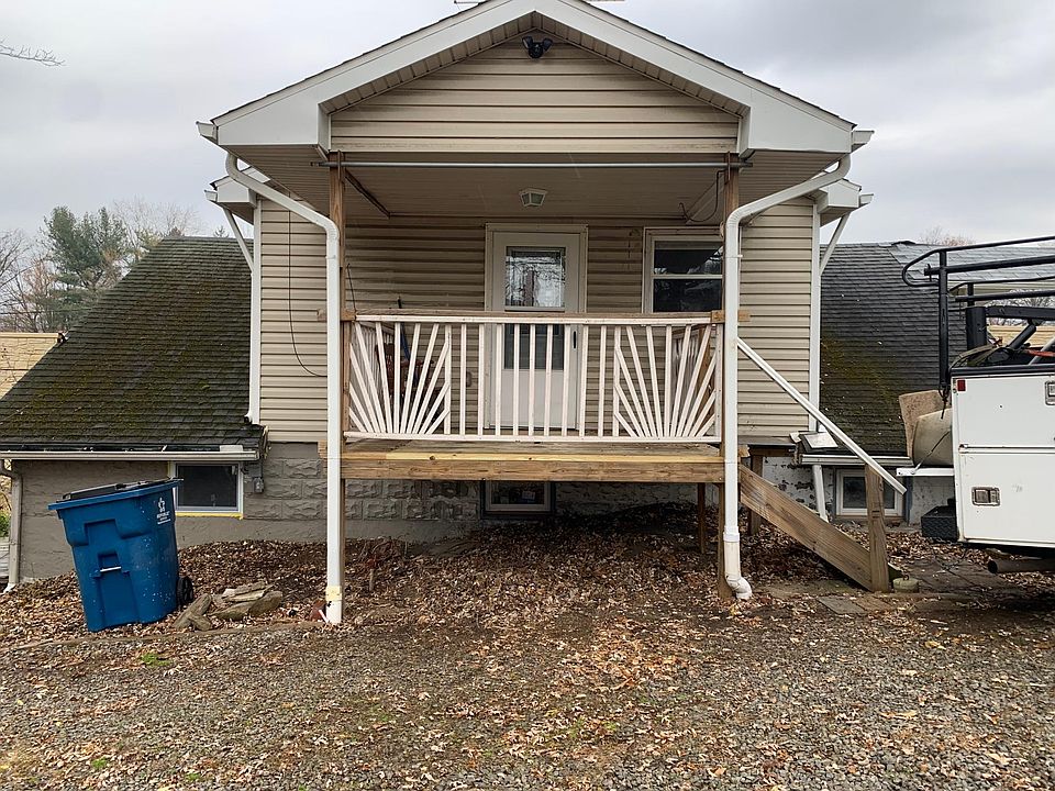 1st image of 951 Thierry Ave