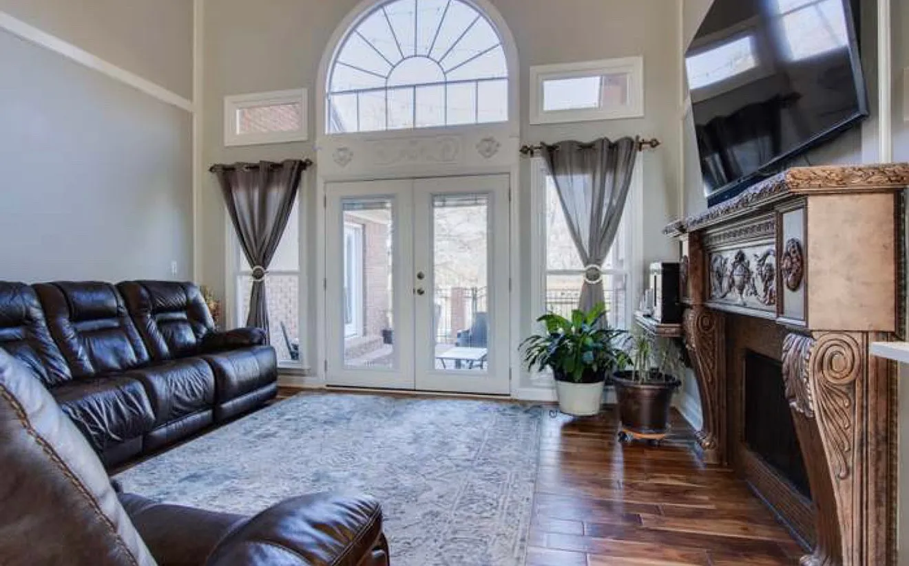 3 bed, 3402 sqft, $5,000 — Photo 3