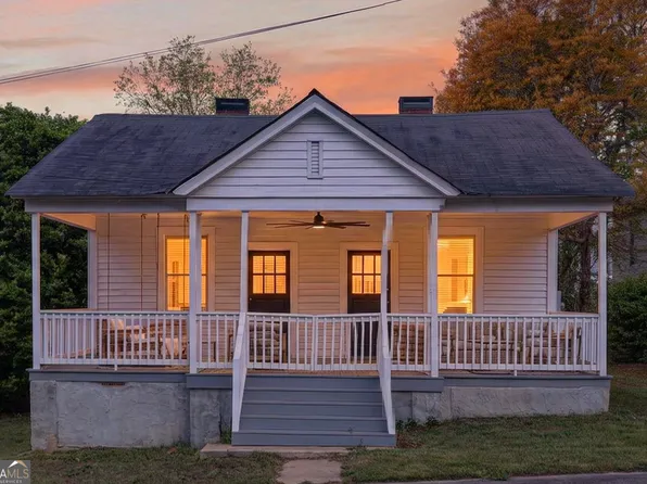 37 Poplar St, Porterdale, GA 30014