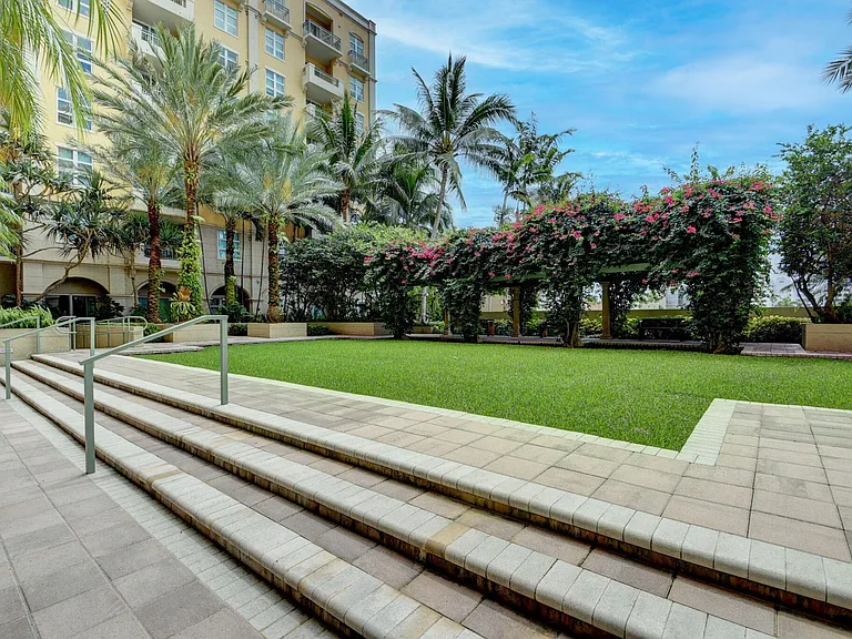 403 S Sapodilla Ave #307 — Photo 49